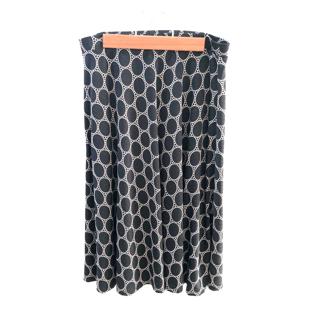 Black and tan geometric print skirt. Size medium.